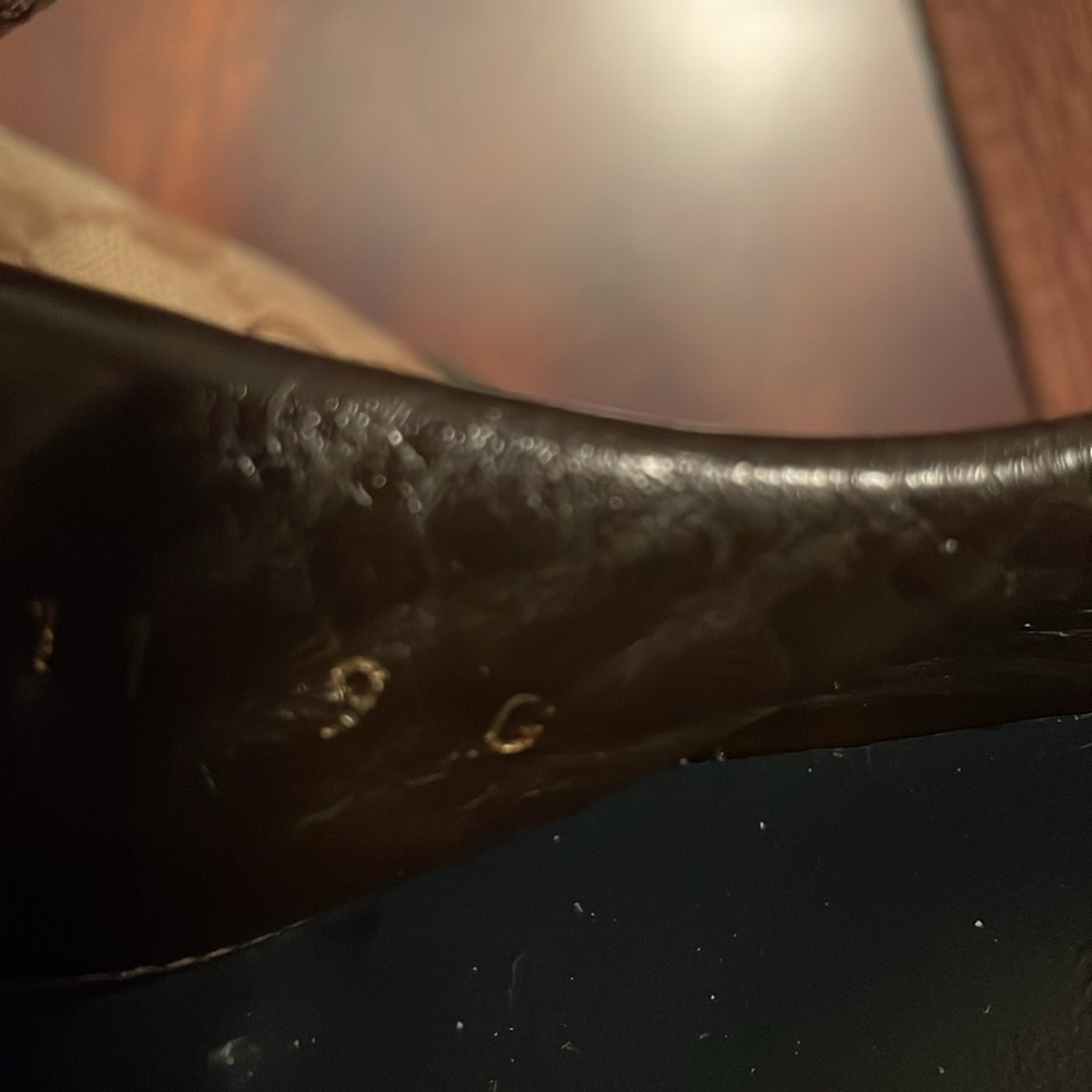 Men’s Gucci athletic shoes. - Picture 6 of 6